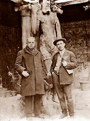 António Augusto Marques Gomes e Dr. Alberto Souto, no Claustro do Museu de Aveiro, em 1926. Clicar para ampliar.