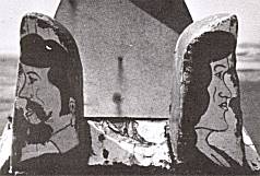 Pinturas dos golfiões (homem e mulher) e da base da bica.